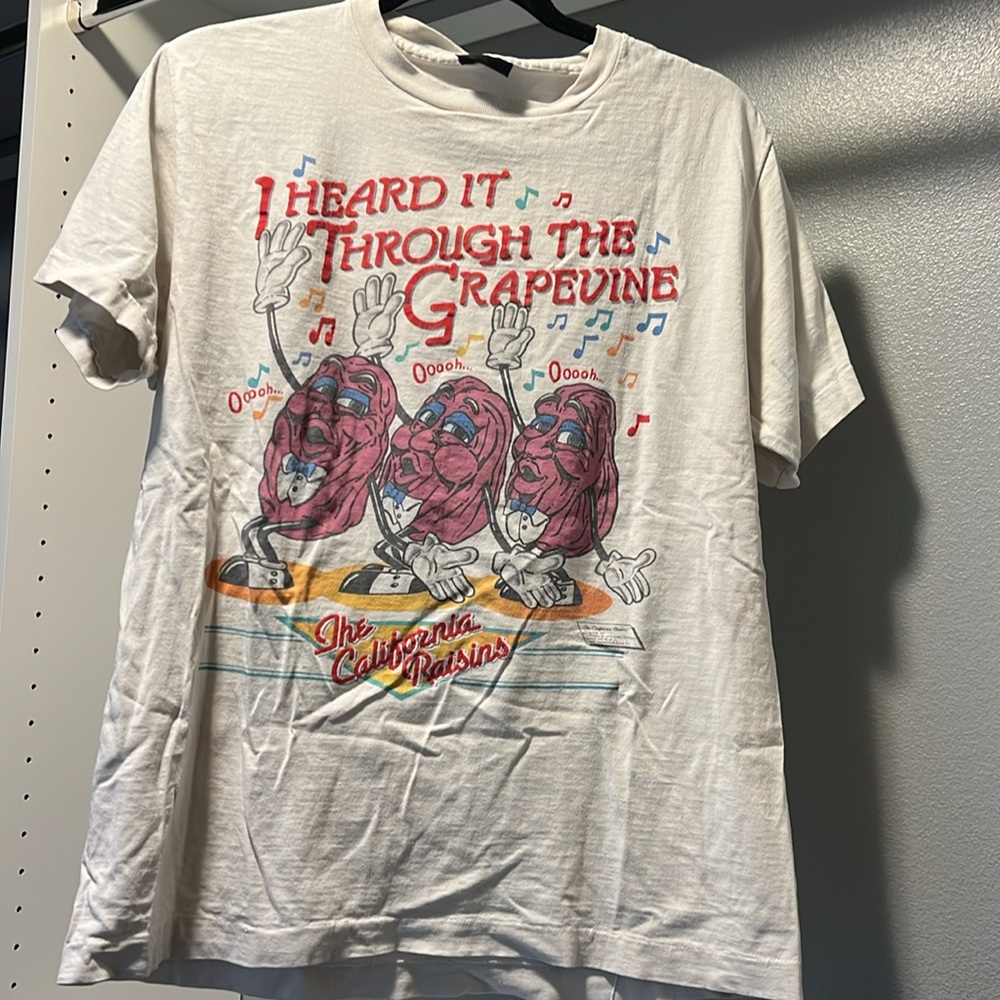 Vintage Heard it through the grapevine California raisins tea shirt size large